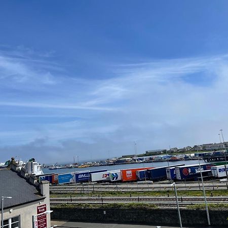 Harbour Watch Hotel Holyhead Exterior foto